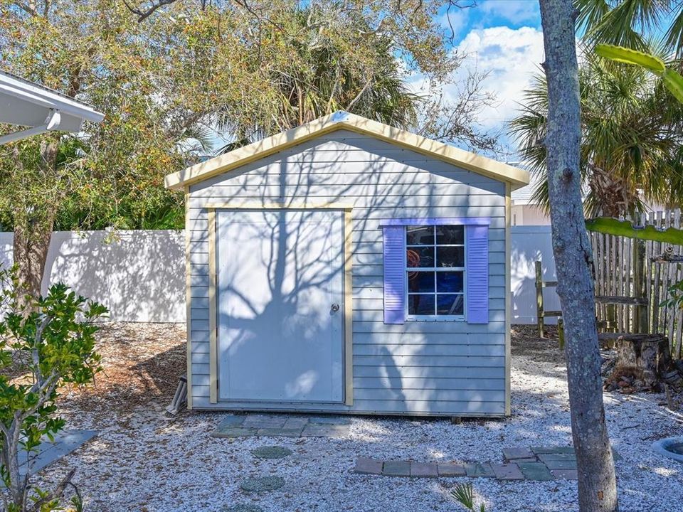 For Sale: $1,325,000 (3 beds, 2 baths, 1218 Square Feet)