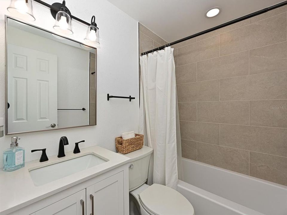 For Sale: $1,325,000 (3 beds, 2 baths, 1218 Square Feet)