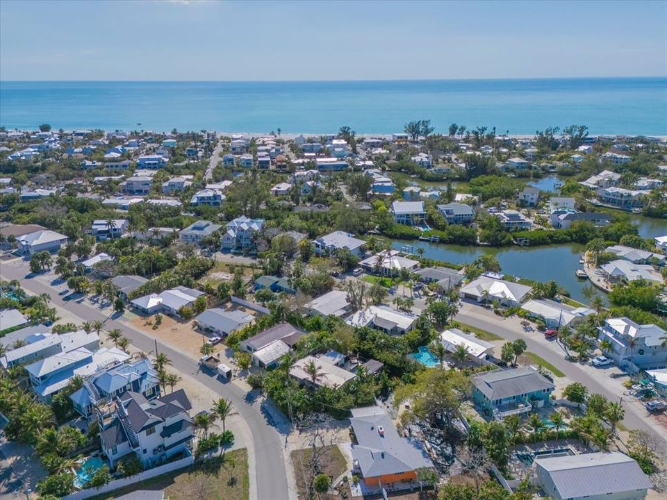 For Sale: $1,325,000 (3 beds, 2 baths, 1218 Square Feet)