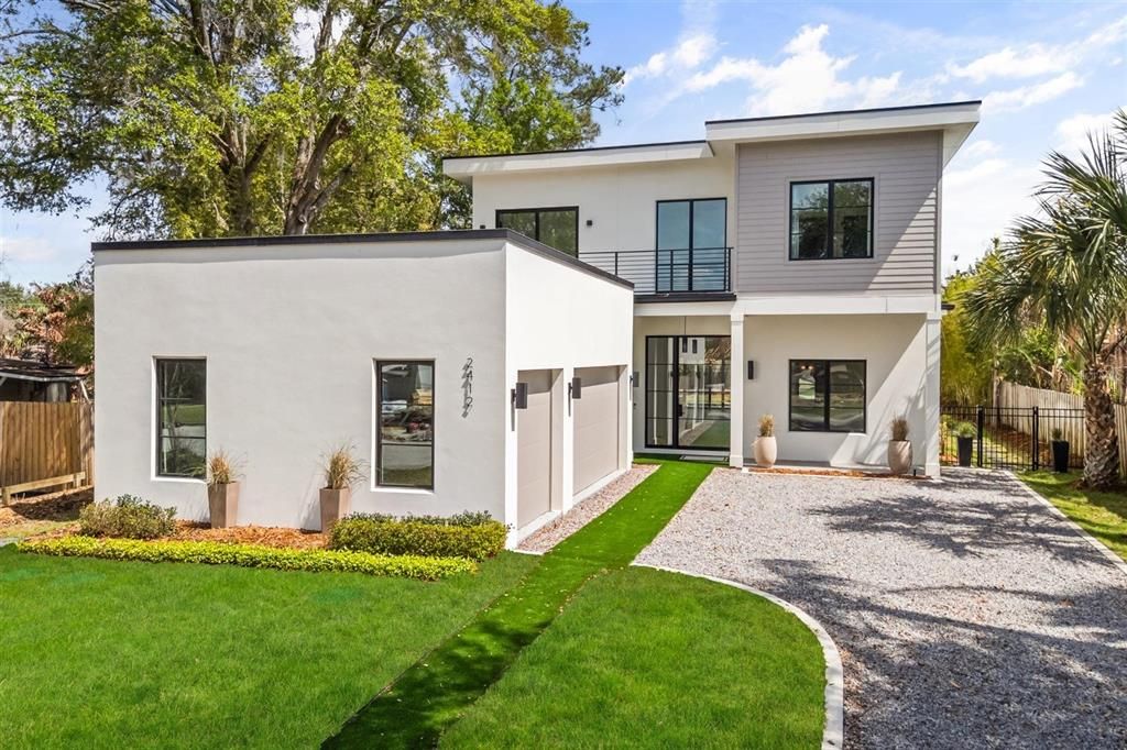 Activo con contrato: $2,394,500 (5 camas, 6 baños, 4506 Pies cuadrados)