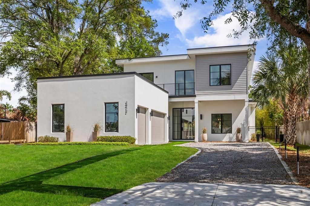 Activo con contrato: $2,394,500 (5 camas, 6 baños, 4506 Pies cuadrados)