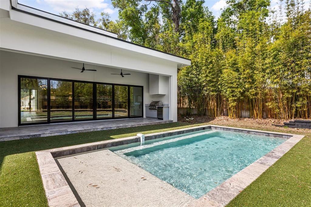 Activo con contrato: $2,394,500 (5 camas, 6 baños, 4506 Pies cuadrados)