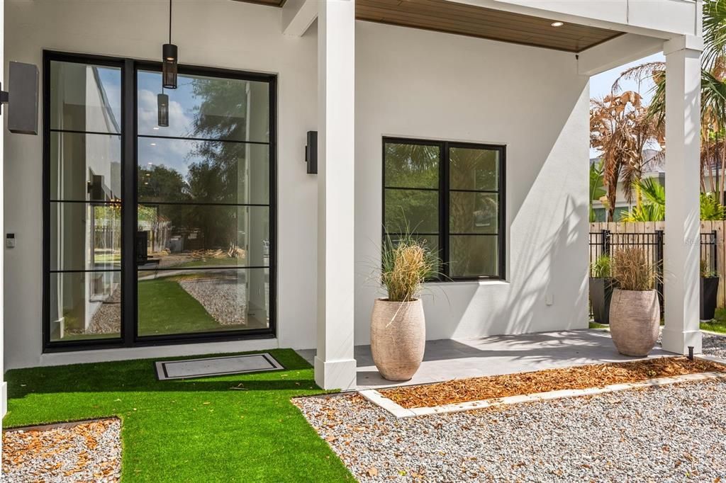 Activo con contrato: $2,394,500 (5 camas, 6 baños, 4506 Pies cuadrados)