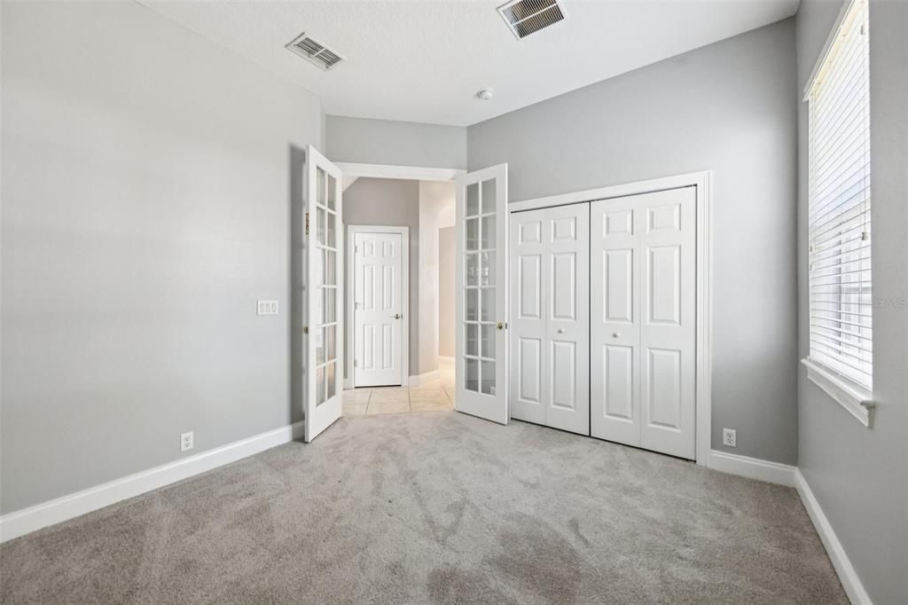Activo con contrato: $959,900 (5 camas, 4 baños, 3337 Pies cuadrados)