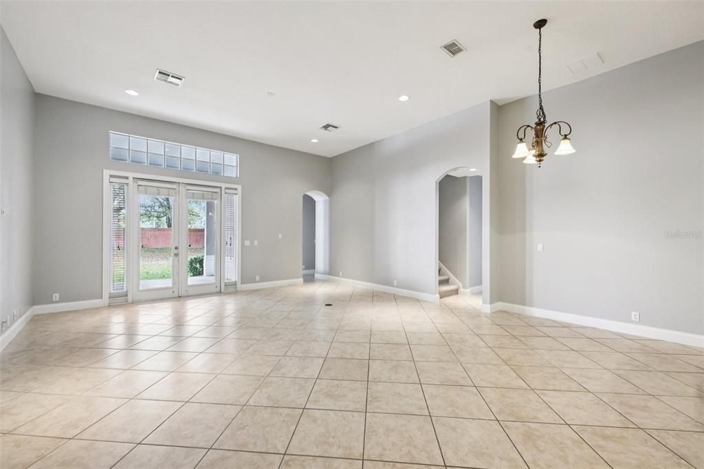 Activo con contrato: $959,900 (5 camas, 4 baños, 3337 Pies cuadrados)