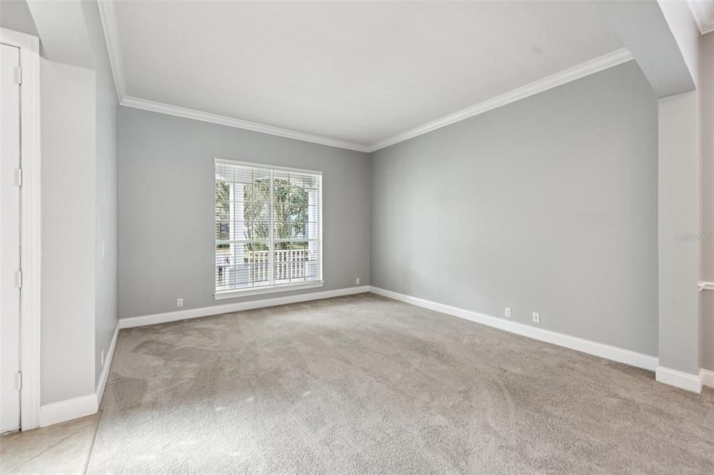 Activo con contrato: $959,900 (5 camas, 4 baños, 3337 Pies cuadrados)