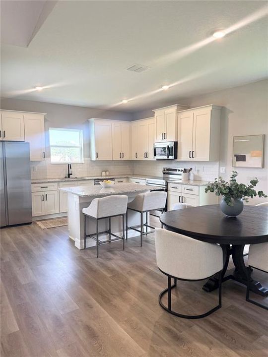 For Sale: $387,900 (4 beds, 3 baths, 2092 Square Feet)