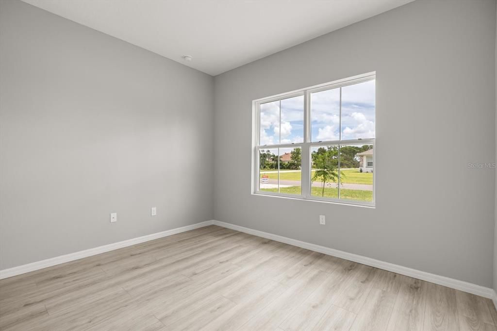 For Sale: $387,900 (4 beds, 3 baths, 2092 Square Feet)