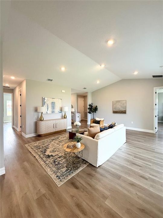 For Sale: $387,900 (4 beds, 3 baths, 2092 Square Feet)