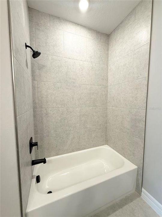 For Sale: $387,900 (4 beds, 3 baths, 2092 Square Feet)