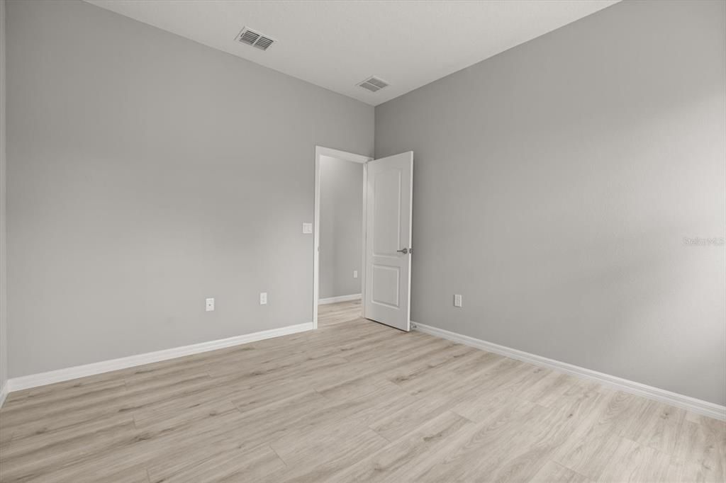 For Sale: $387,900 (4 beds, 3 baths, 2092 Square Feet)
