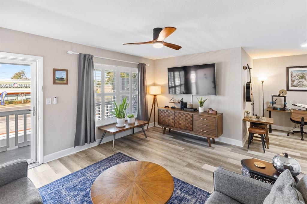 Под контрактом: $245,000 (2 спален, 1 ванн, 816 Квадратных фут)