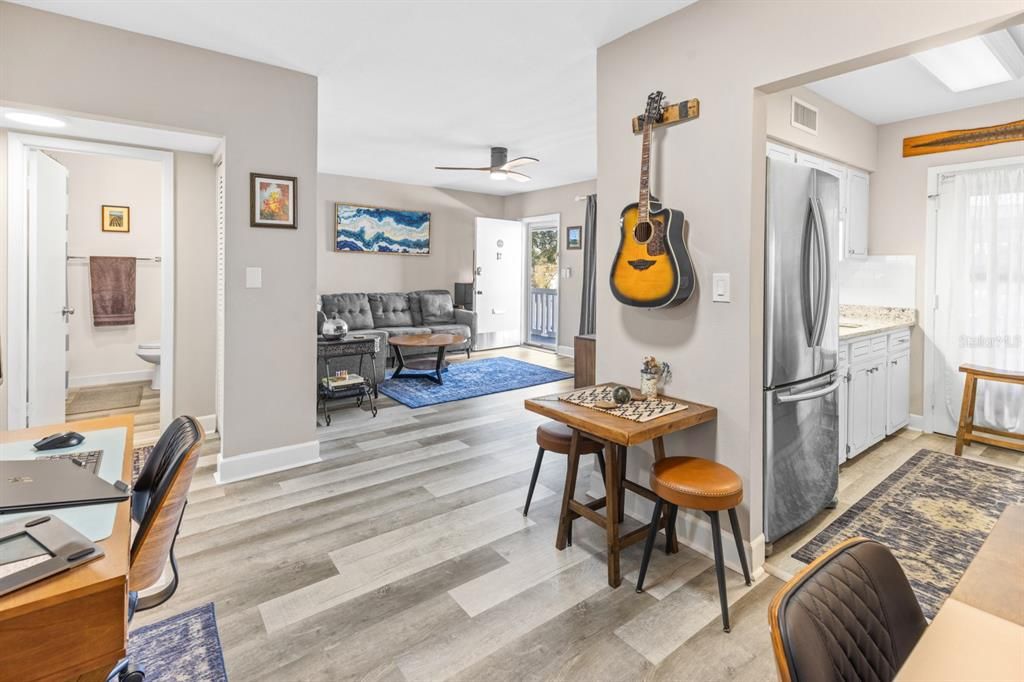 Под контрактом: $245,000 (2 спален, 1 ванн, 816 Квадратных фут)