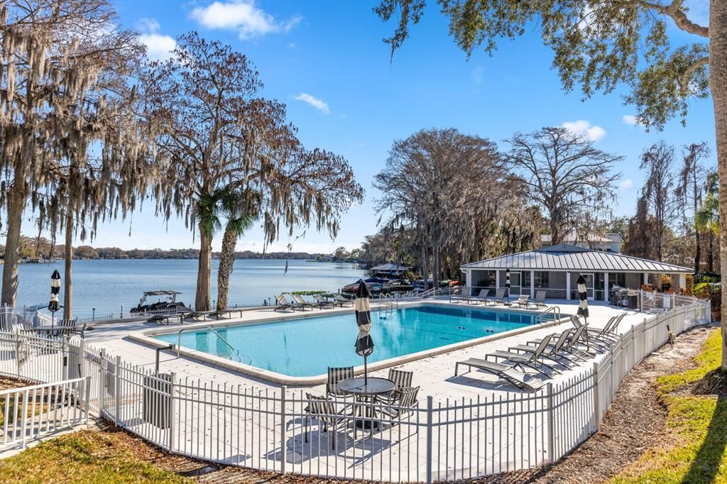 Под контрактом: $245,000 (2 спален, 1 ванн, 816 Квадратных фут)