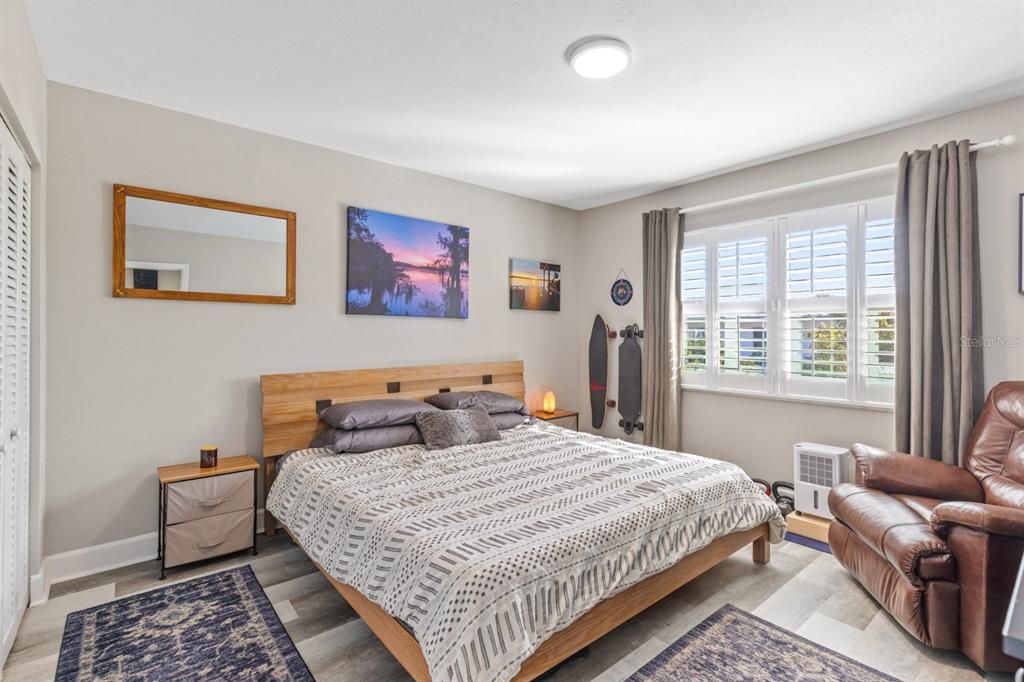 Под контрактом: $245,000 (2 спален, 1 ванн, 816 Квадратных фут)