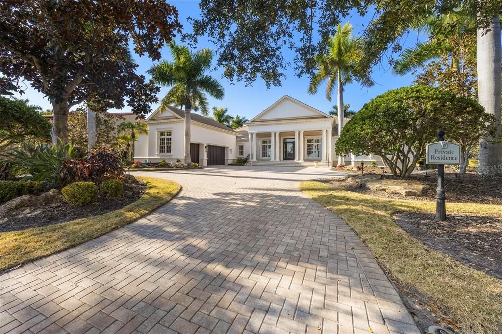 На продажу: $3,099,000 (4 спален, 4 ванн, 4990 Квадратных фут)