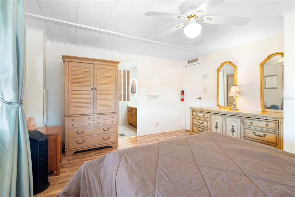 For Sale: $169,000 (3 beds, 2 baths, 1849 Square Feet)