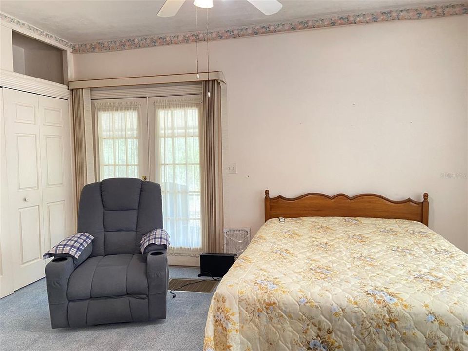 For Sale: $185,000 (3 beds, 3 baths, 2436 Square Feet)