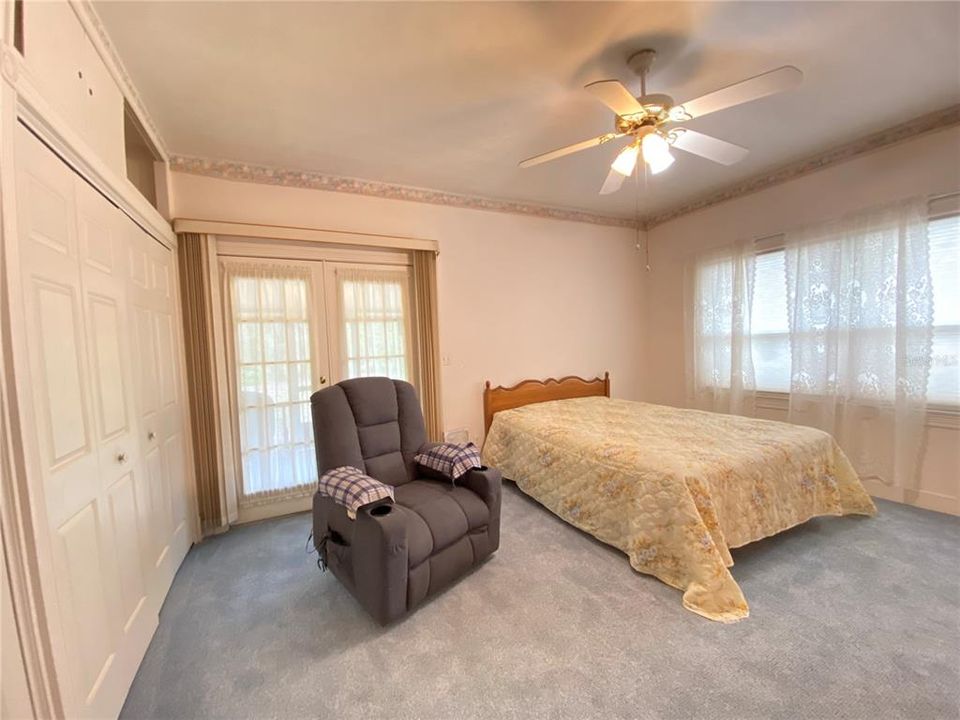 For Sale: $185,000 (3 beds, 3 baths, 2436 Square Feet)