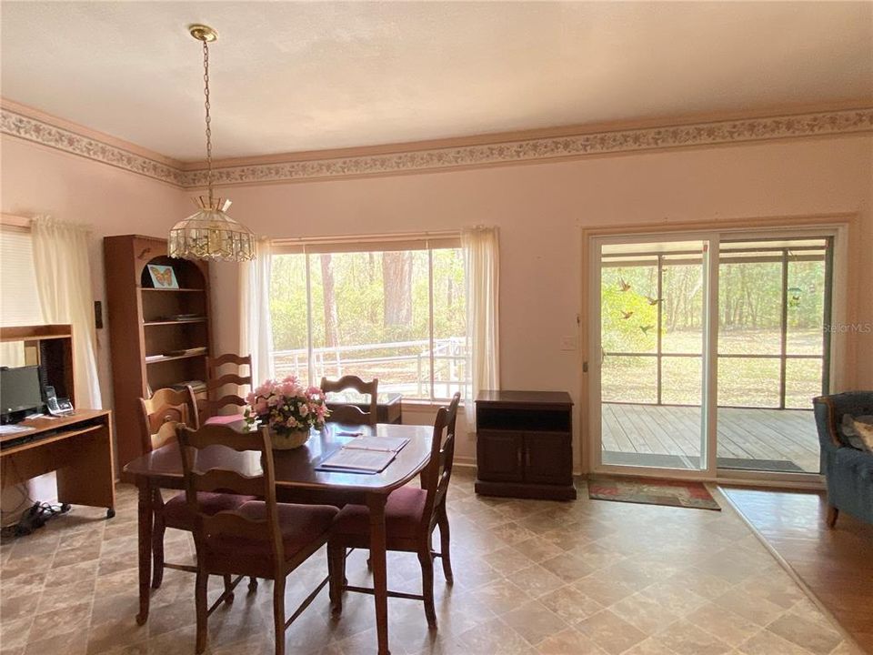 For Sale: $185,000 (3 beds, 3 baths, 2436 Square Feet)