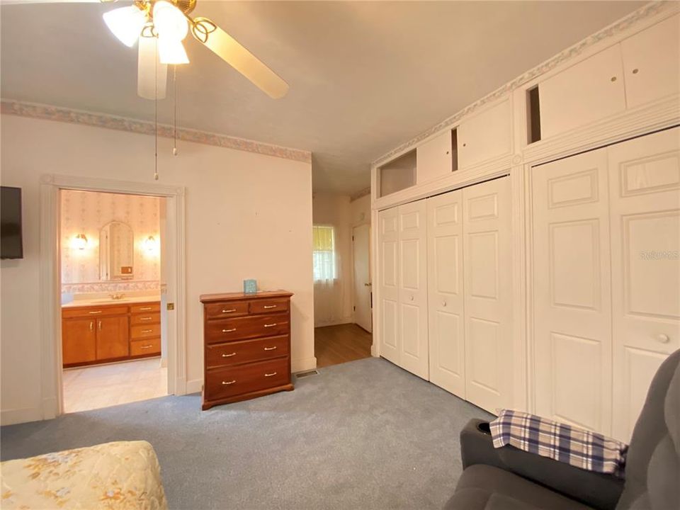 For Sale: $185,000 (3 beds, 3 baths, 2436 Square Feet)