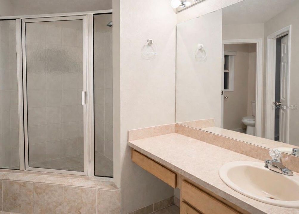 Под контрактом: $279,900 (3 спален, 2 ванн, 1420 Квадратных фут)