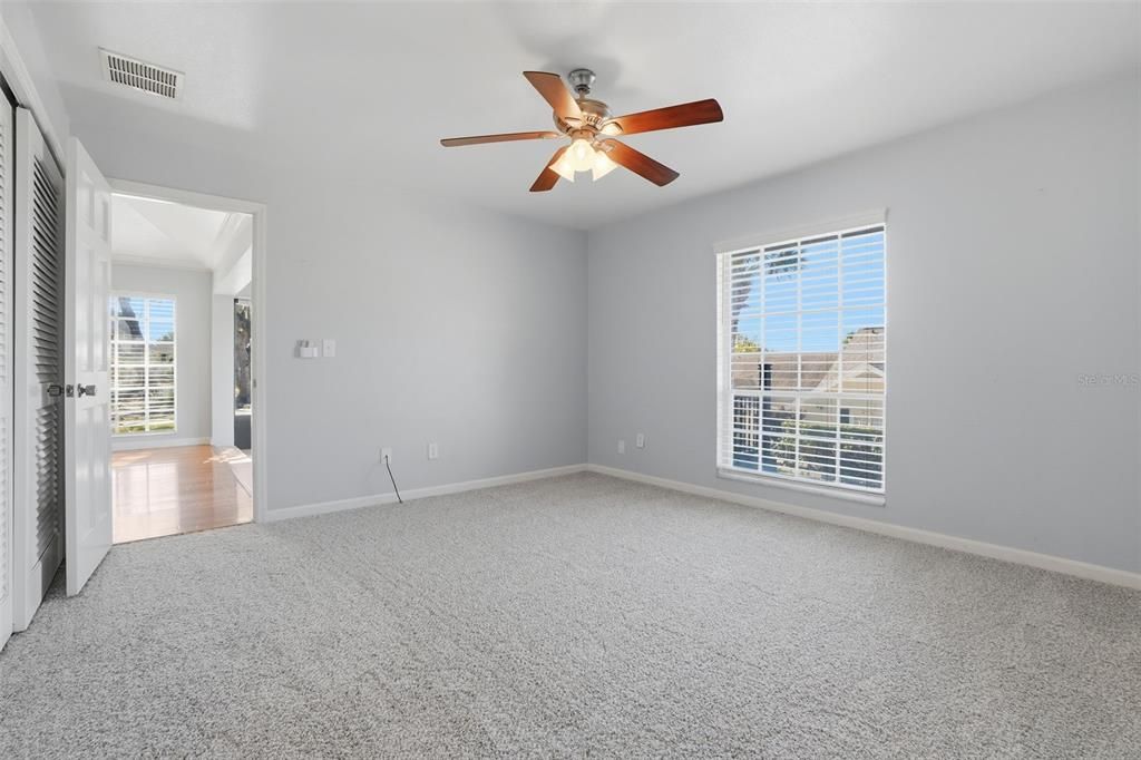 Activo con contrato: $185,999 (2 camas, 2 baños, 974 Pies cuadrados)