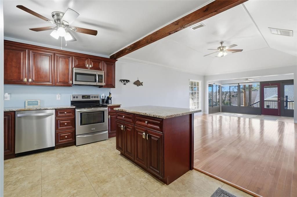 Activo con contrato: $185,999 (2 camas, 2 baños, 974 Pies cuadrados)