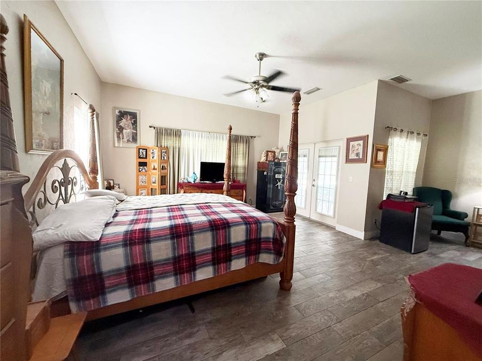 На продажу: $799,000 (3 спален, 4 ванн, 4170 Квадратных фут)