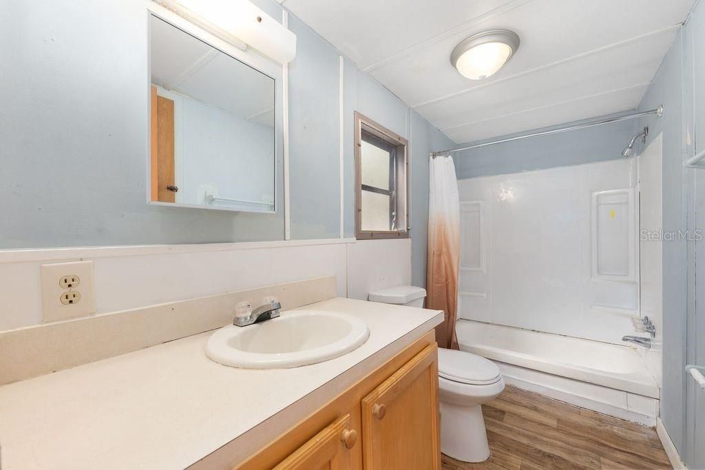 For Sale: $139,900 (3 beds, 2 baths, 1248 Square Feet)