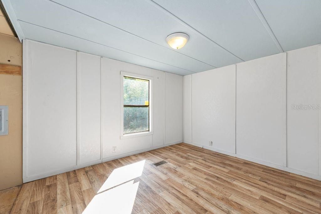 For Sale: $139,900 (3 beds, 2 baths, 1248 Square Feet)