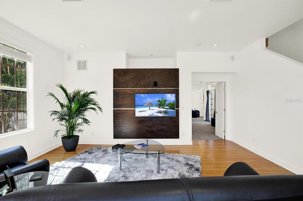 En Venta: $999,900 (4 camas, 3 baños, 3008 Pies cuadrados)