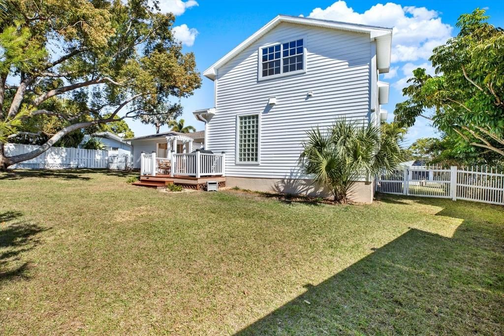 En Venta: $999,900 (4 camas, 3 baños, 3008 Pies cuadrados)