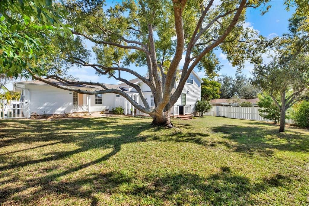 En Venta: $999,900 (4 camas, 3 baños, 3008 Pies cuadrados)