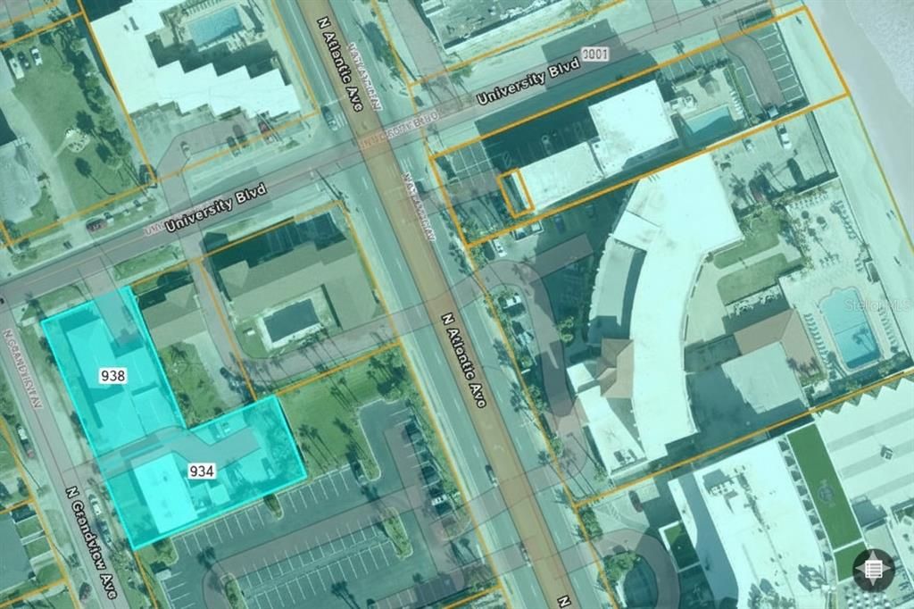 На продажу: $1,800,000 (0.46 acres)