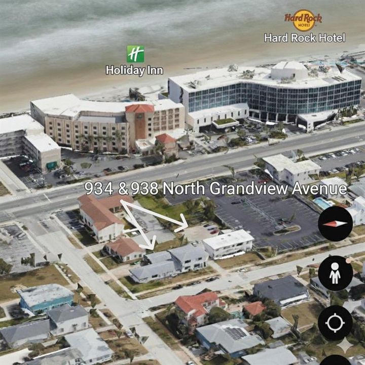 На продажу: $1,800,000 (0.46 acres)