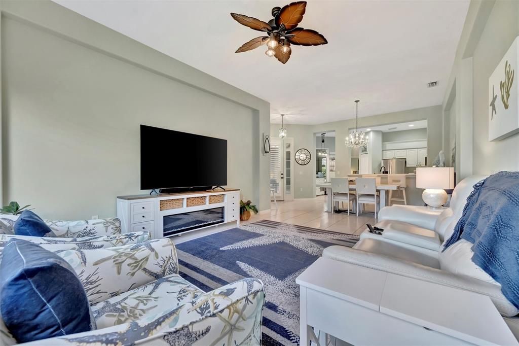 Activo con contrato: $339,900 (3 camas, 2 baños, 1612 Pies cuadrados)