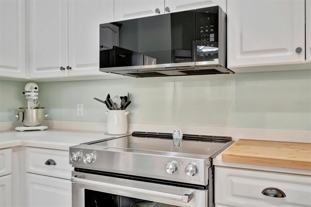 Activo con contrato: $339,900 (3 camas, 2 baños, 1612 Pies cuadrados)