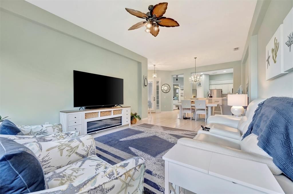 Activo con contrato: $339,900 (3 camas, 2 baños, 1612 Pies cuadrados)