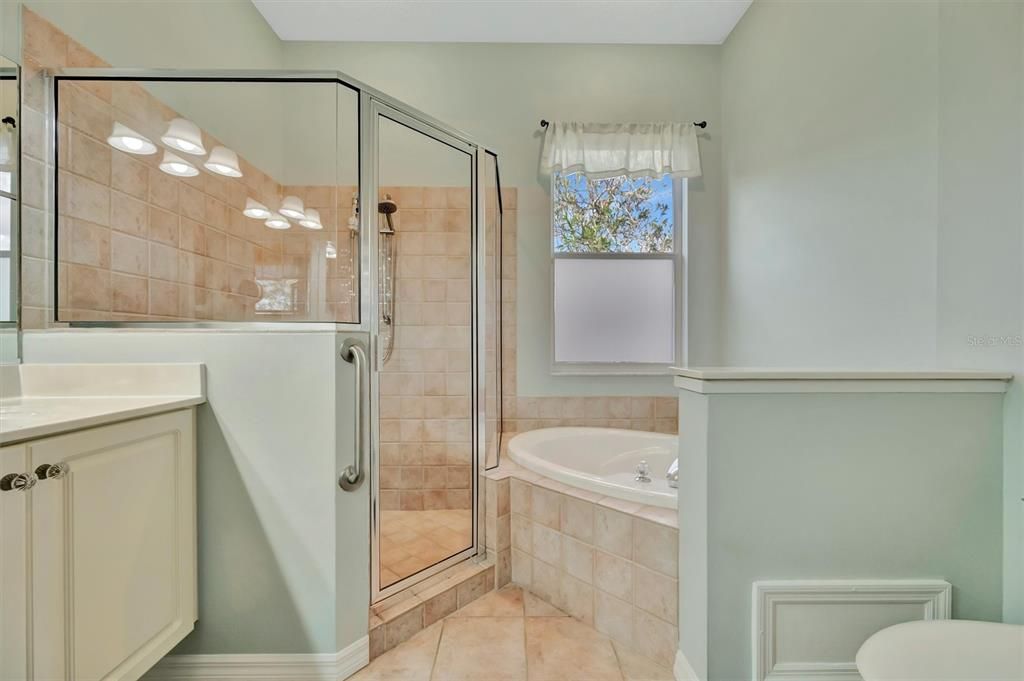 Activo con contrato: $339,900 (3 camas, 2 baños, 1612 Pies cuadrados)