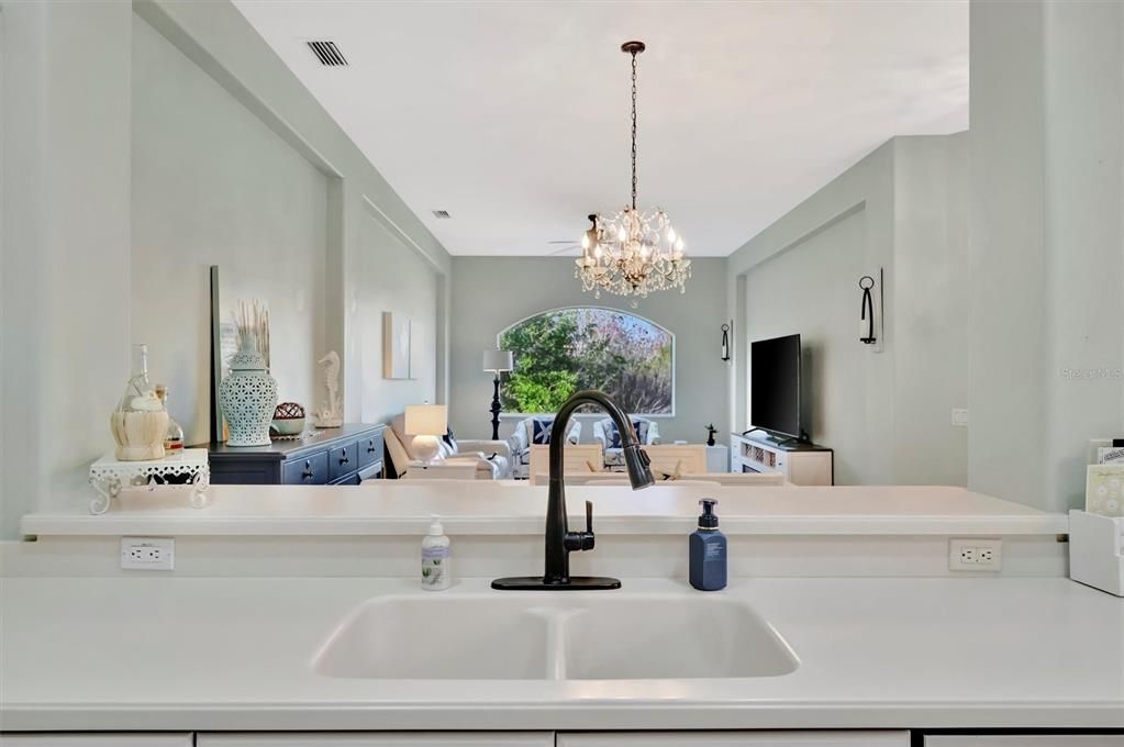 Activo con contrato: $339,900 (3 camas, 2 baños, 1612 Pies cuadrados)