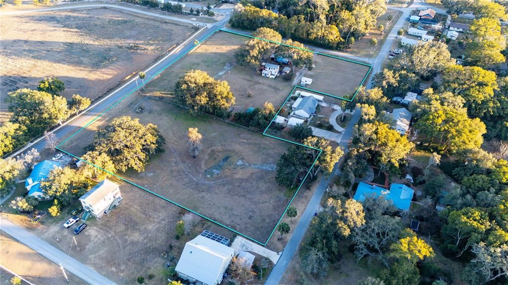 待售: $2,145,000 (4.62 acres)