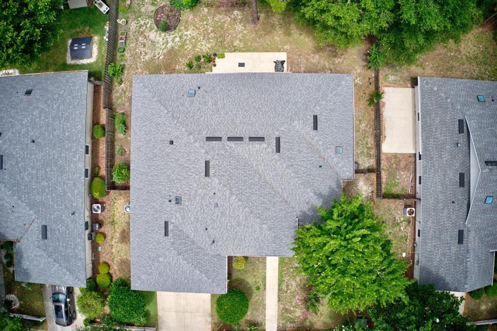 Под контрактом: $419,000 (3 спален, 3 ванн, 2039 Квадратных фут)