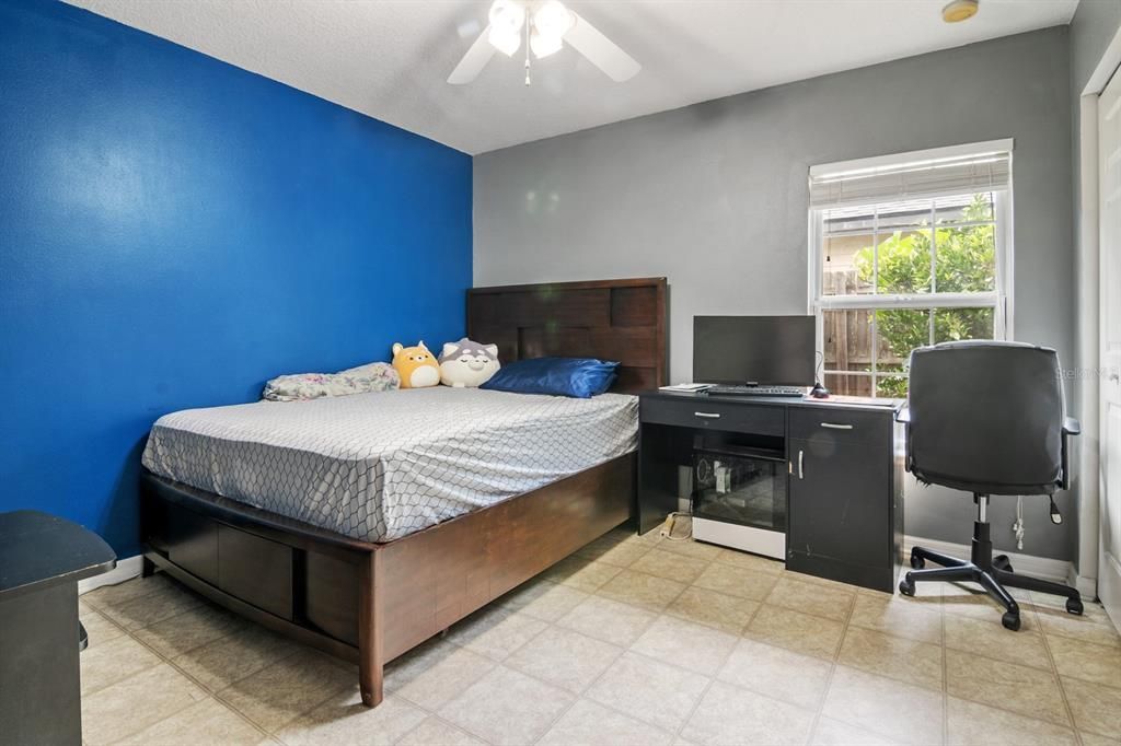 Под контрактом: $419,000 (3 спален, 3 ванн, 2039 Квадратных фут)