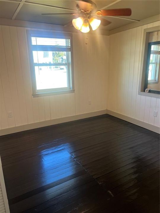 Activo con contrato: $180,000 (3 camas, 1 baños, 1044 Pies cuadrados)
