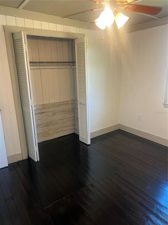 Activo con contrato: $180,000 (3 camas, 1 baños, 1044 Pies cuadrados)