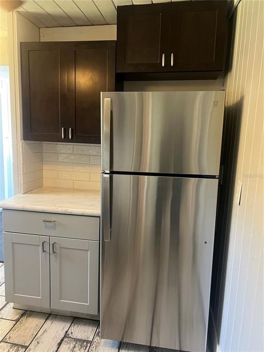 Activo con contrato: $180,000 (3 camas, 1 baños, 1044 Pies cuadrados)