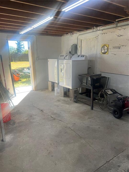 Activo con contrato: $180,000 (3 camas, 1 baños, 1044 Pies cuadrados)
