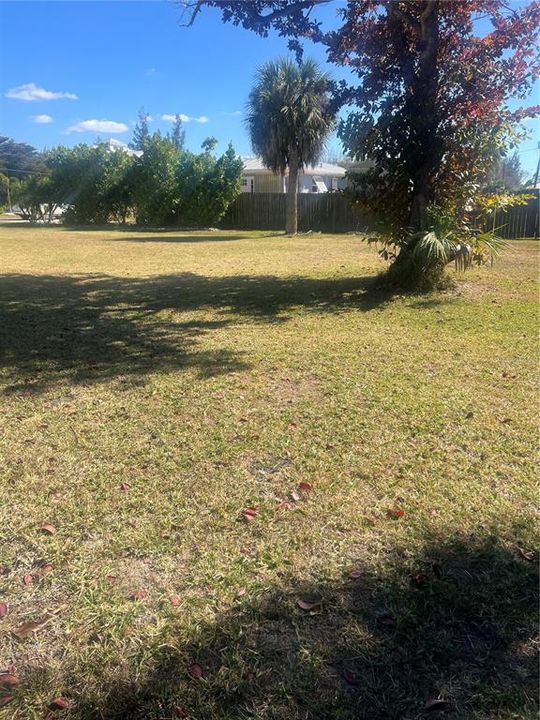 Activo con contrato: $180,000 (3 camas, 1 baños, 1044 Pies cuadrados)