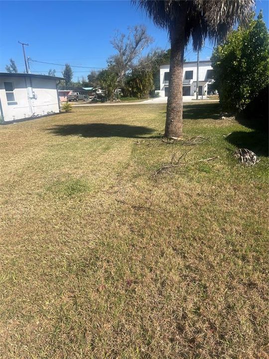 Activo con contrato: $180,000 (3 camas, 1 baños, 1044 Pies cuadrados)